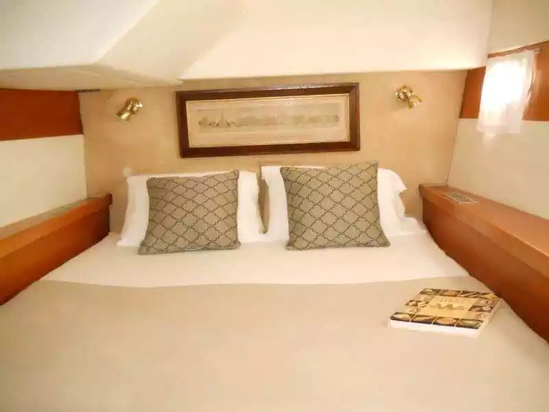 alquilar-catamaran-lagoon 570-dormitorio