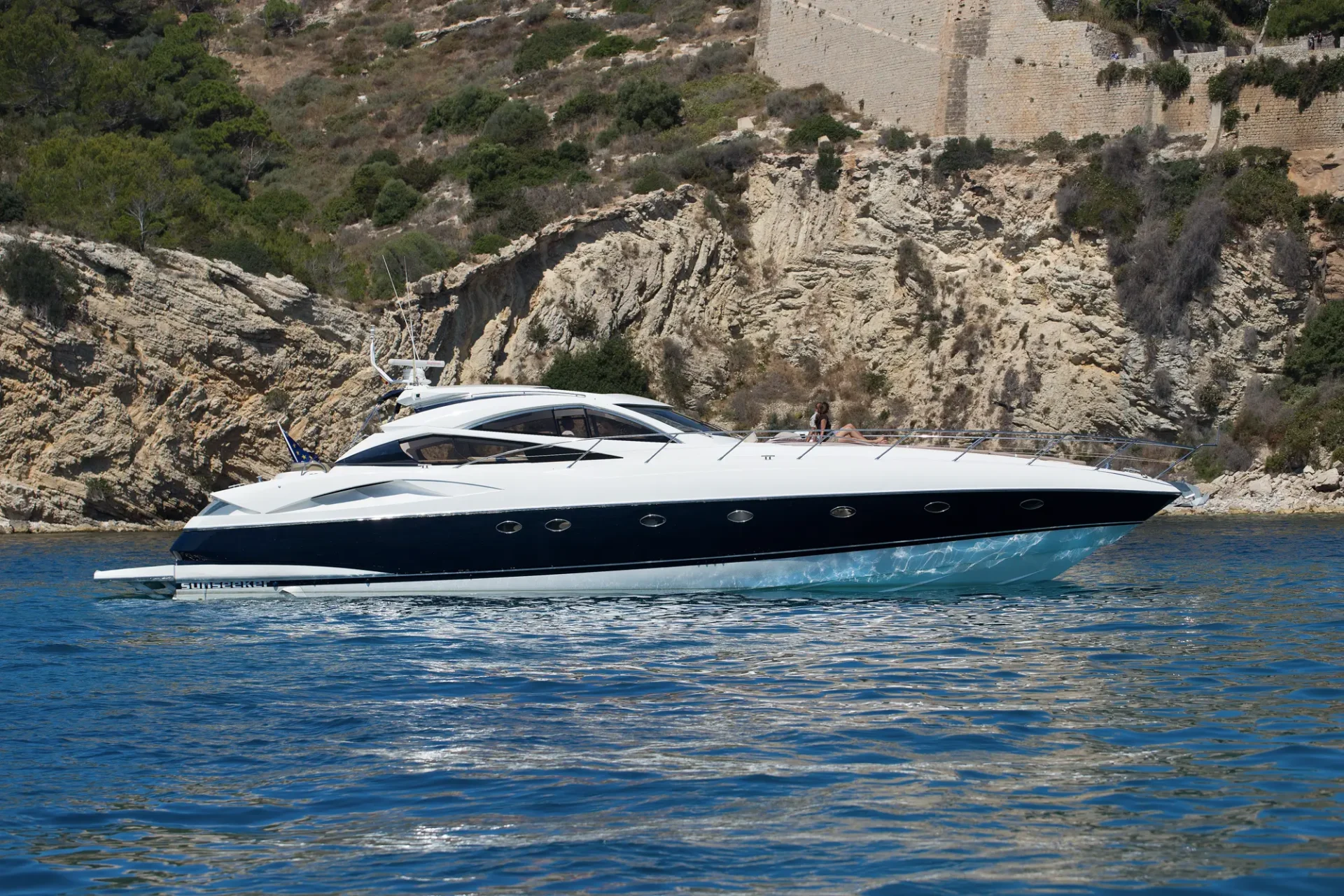 SUNSEEKER PREDATOR 68