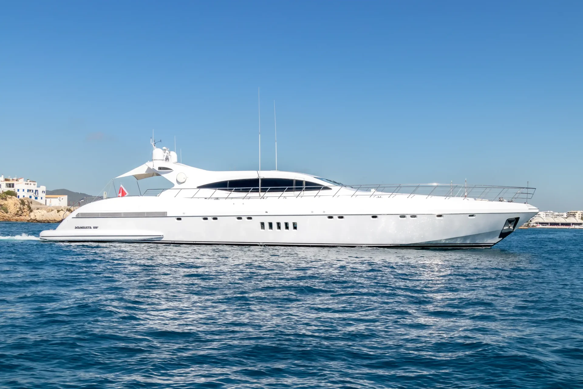 MANGUSTA 108 - BELISA - Imagen 9